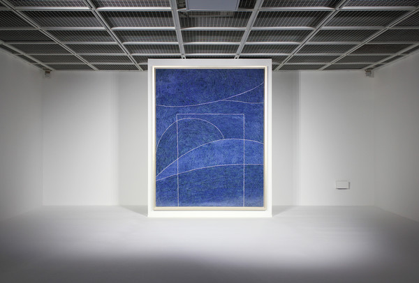 김환기, 십만 개의 점 04-VI-73 #316, 1973, 면천에 유채, 263x205cm. 서울미술관 개관10주년 기념전 전경