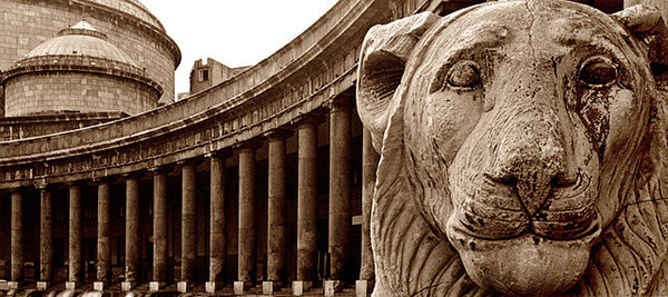 Piazza_Plebiscito,_Napoli_-_foto_di_Augusto_De_Luca