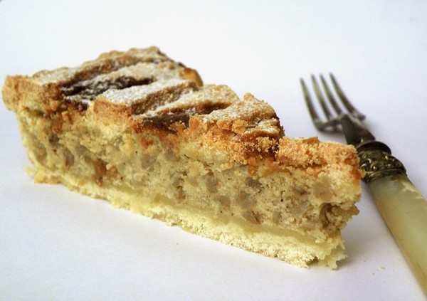 Pastiera_slice_-_ready_to_eat