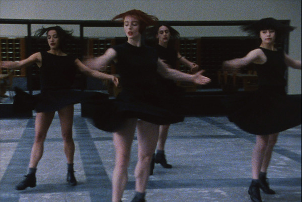 벨기에댄스필름페스티벌 개막작 Rosas - Hoppla! - 사진 Wolfgang Kolb