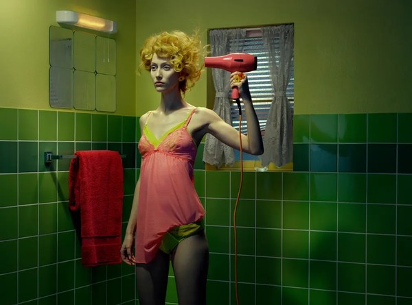 [섹션3 스릴러] © Miles Aldridge – Chromo Thriller #3, 2012, CCOC 2022