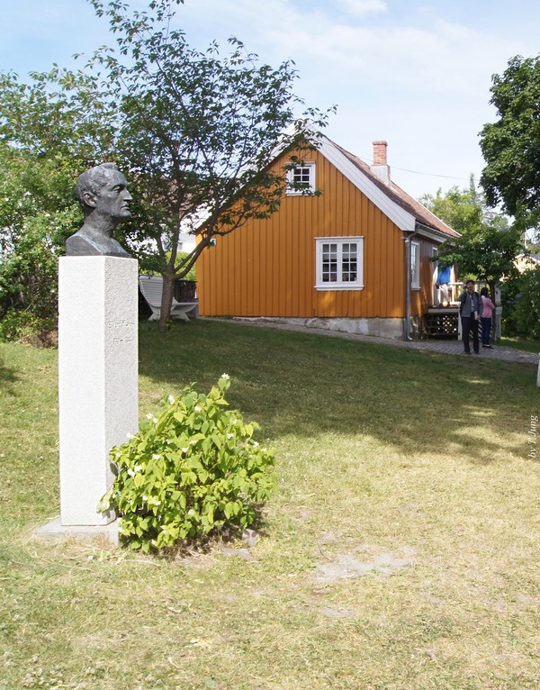 뭉크 흉상과 뭉크의 집