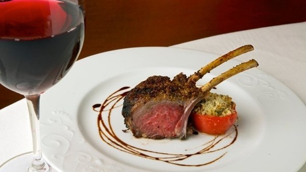 Rioja wine and roasted lamb. Photo Credits www.italysfinestwines.it