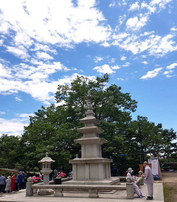 스리랑카의 배려로 1991년 진신사리를 모시게 된 탑