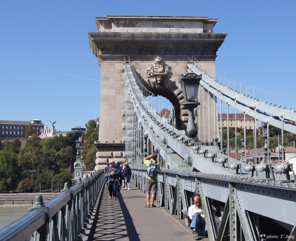 로마의 개선문 같은 주탑