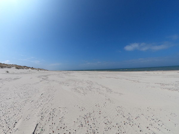 Ł. Fuglewicz. Bezludna piaszczysta plaża