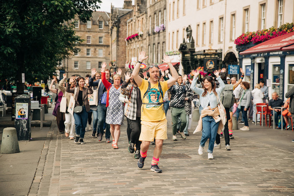 K-팝 워킹투어 진행 모습