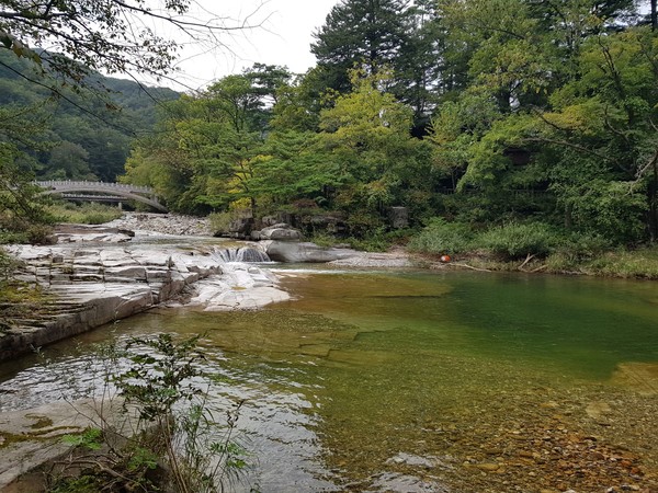 한강 발원지라고 하는 금강연