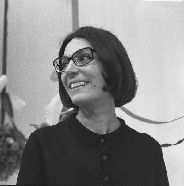 Caterina_Valente_show_,_opname_Carre_hier_met_Nana_Mouskouri_(kop),_Bestanddeelnr_919-2227
