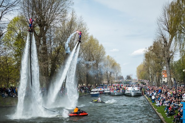 Grand Opening of the Season - flyboard show on Łuczański Canal fot. gizycko.pl Fotografia Tomasz Karolski
