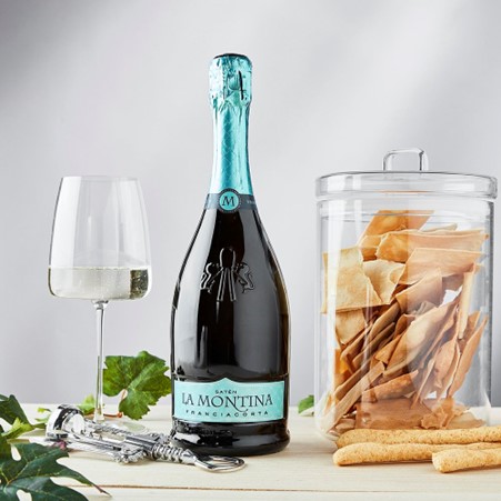 Franciacorta “Satèn” from La Montina winery. Photo Credits www.ilbuongustoitaliano.com