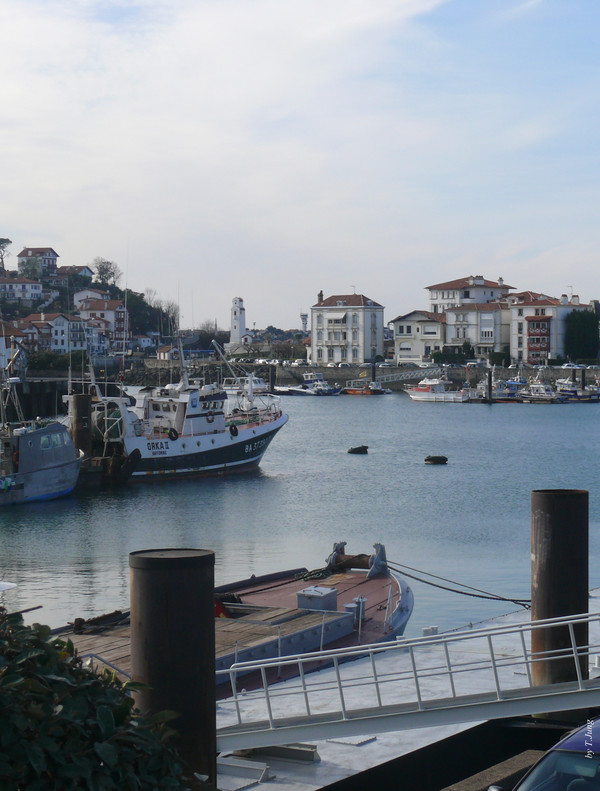 생-장-드-뤼즈(오른쪽)와 시부르(왼쪽)