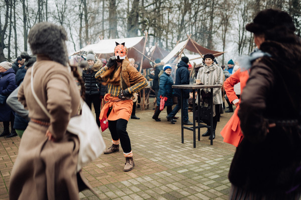 gardu-muti-fair-in-valmiermuia--gadskrtu-svinbas-un-tirdzi-gardu-muti-valmiermui