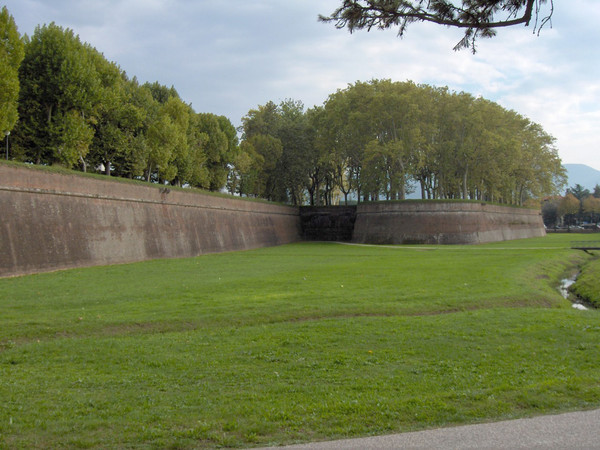 Lucca.city_walls