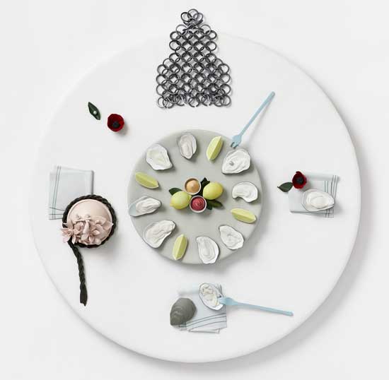 이크리스틴, 굴 위에 레몬 뿌리기, 2021, 점토위에 도색, 70 x 100 x 100 cm