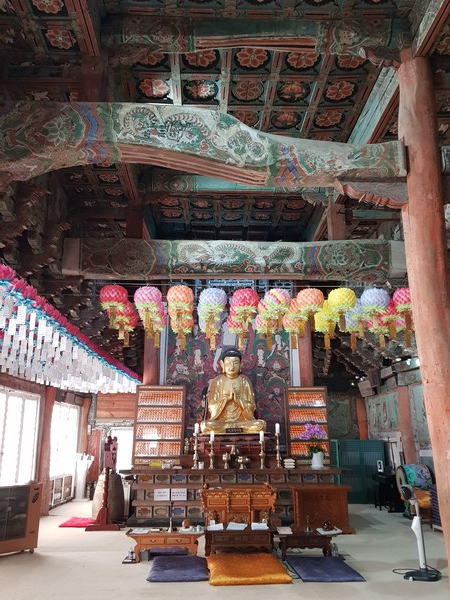 대광보전 비로자나불과 아름다운 천장