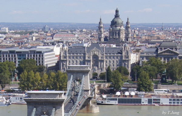 페슈트 지역의 랜드마크인 이슈트반 대성당