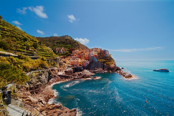 Cinque Terre, sami-hobbs-unsplash