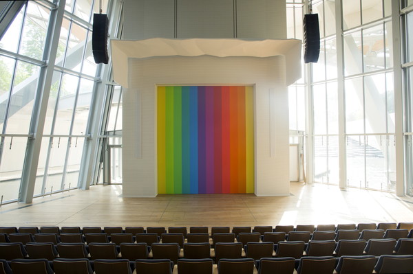 [루이 비통 재단 미술관] 프랭크 게리가 건축한 루이 비통 재단 미술관 내 대강당 내부 (자료 제공; 루이 비통 재단 미술관)_1