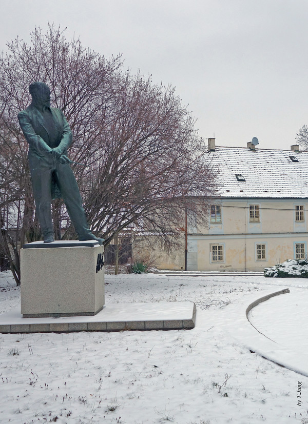 드보르작 동상과 그의 생가
