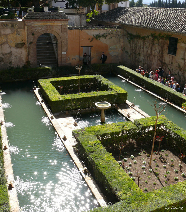 헤네랄리페 안 이탈리아 르네상스 풍의 정원