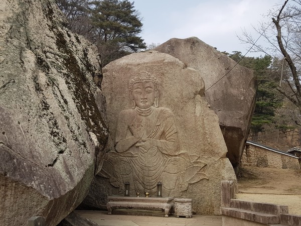 마애여래의좌상