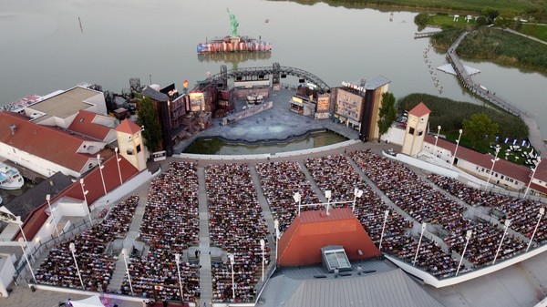 See Festspiele Mörbisch (Neusidlersee)