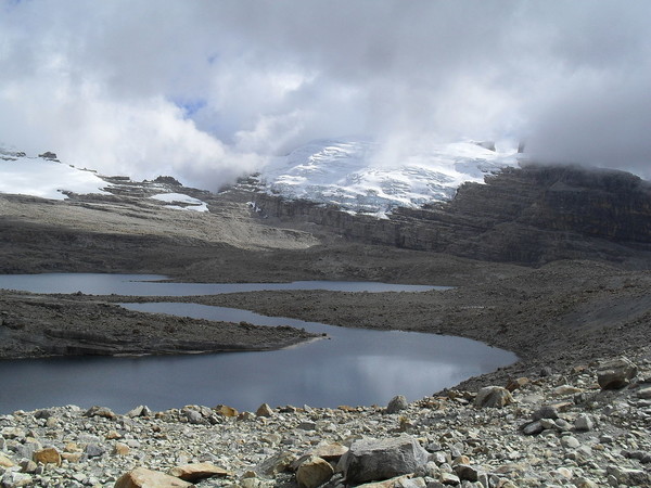 Laguna Grande de la Sierra, www.es.wikipedia.org
