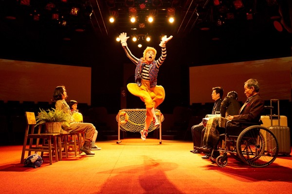 (공연사진)너의왼손이나의왼손과그의왼손을잡을때_두산인문극장2023