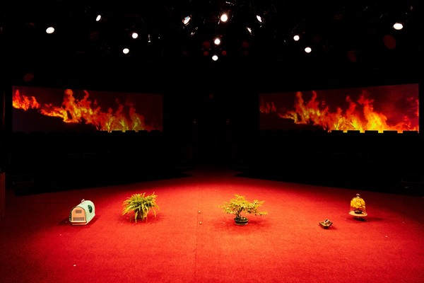 (공연사진)너의왼손이나의왼손과그의왼손을잡을때_두산인문극장2023