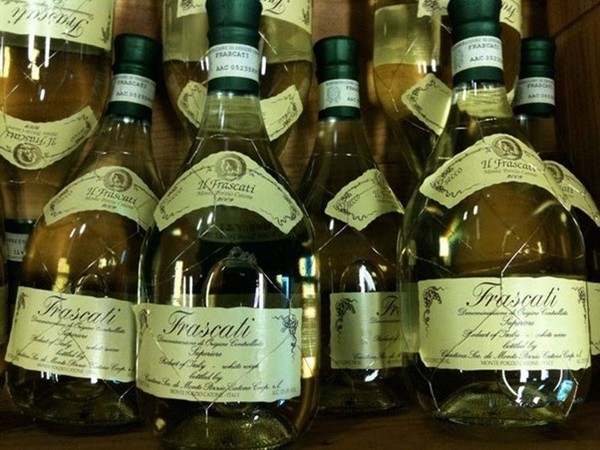 Frascati Superiore DOC in its characteristic glass flask bottle. Photo Credits: www.vinook.it