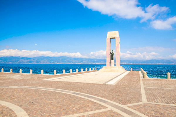 L'Atena dell'Arena sullo Stretto