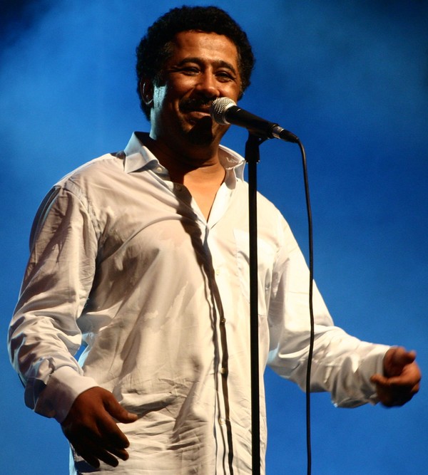 Cheb_Khaled_performed_in_Oran_on_July_5th_2011_(cropped)