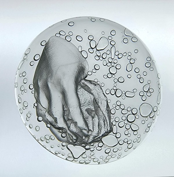 고성희, 오래된 기억1, 2022, 옵틱 글래스 casted, 30x30cm