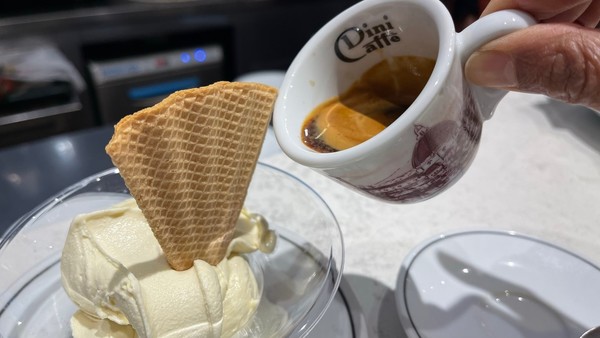 Affogato, espresso on icecream