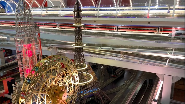 AVIOAVIO train model layout