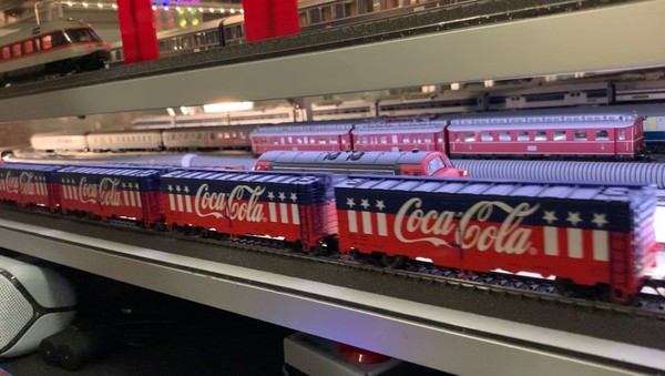 AVIOAVIO train model layout