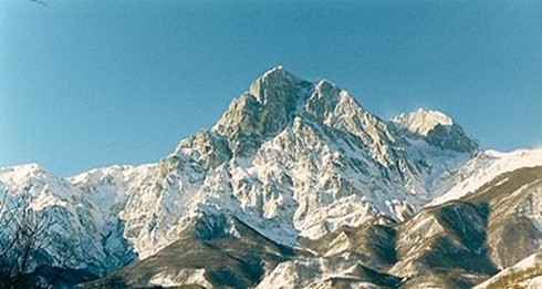 Gran Sasso massif with its highest peak at 2912 meters. Abruzzo region. Photo Credits: CC BY-SA 3.0 – www.wikipedia.org