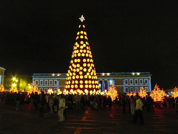 Bogota_-_Christmas_decorations, wikimedia commons