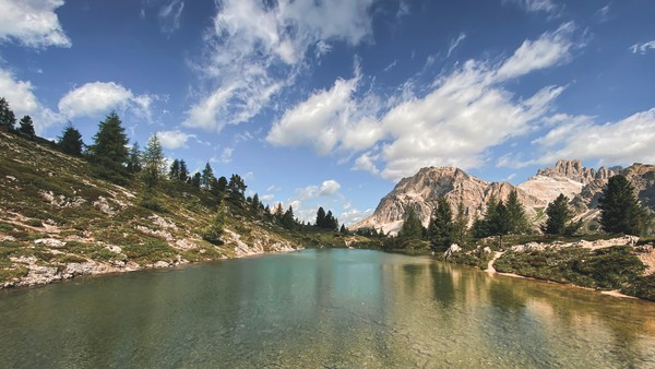 Mauro Grazzi-Lago Limides, Cortina d'Ampezzo, BL, Italia-unsplash