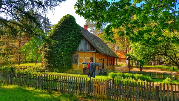 Village school 19th. Museum – Teodora and Izydor Gulgowski Kashubian Ethnographic Park in Wdzydze. Phot. Bartosz Stachowiak