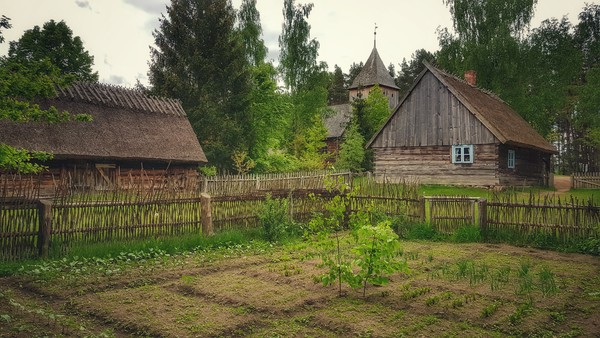 Farmer`s cottage 19th. Museum – Teodora and Izydor Gulgowski Kashubian Ethnographic Park in Wdzydze. Phot. Bartosz Stachowiak