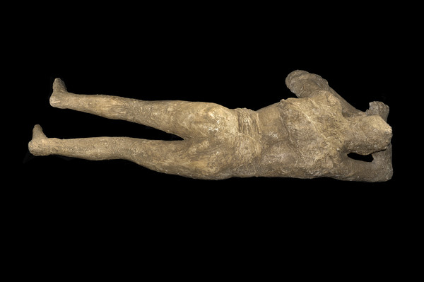 젊은 여성의 캐스트, 28 x 161 x 62cm, 석고, 20세기 초 (c) MANN, 2024