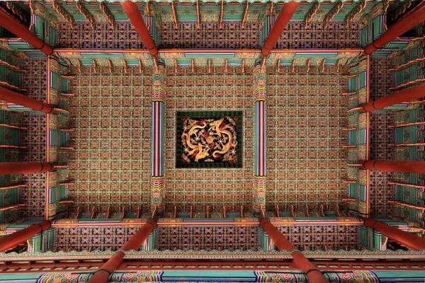 Fig. 1 The ceiling of the throne pavilion hall Geunjeongjeon the palace of Gyeongbokgung. 1394–1396 y. Seoul 