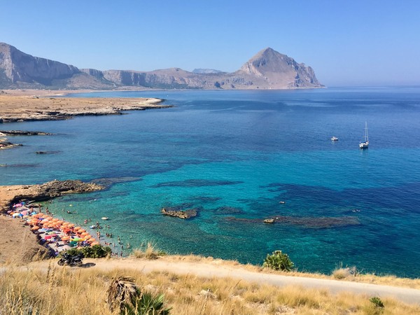 Bue Marino bay, Macari