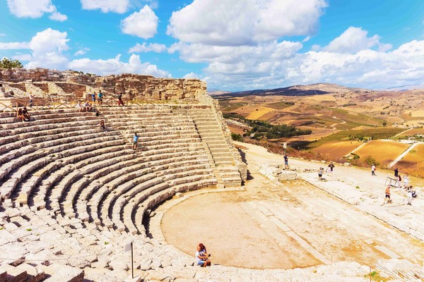 Greek theater, Segesta