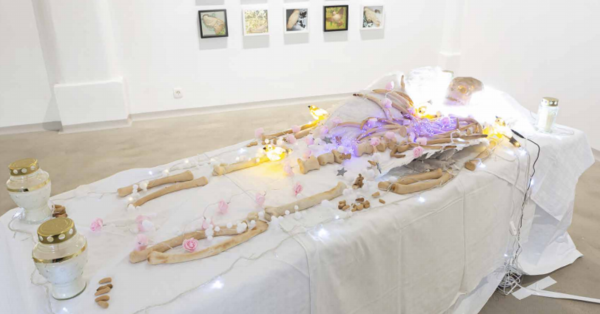 Marek Schovánek, Requiem for a dream, 2022, 200cm, Cookie sculpture. Mixed media