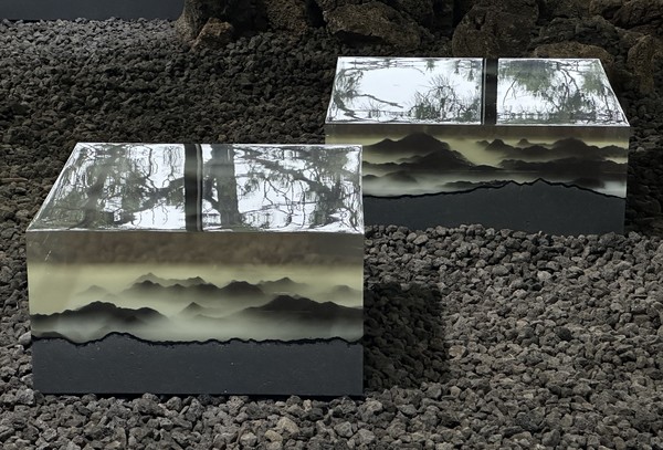 위: 전아현, 深山, Mt.Songni 1-70-70-30   2024    Resin, Concrete   30(h)x70x70cm  아래: 전아현, 深山, Mt.Songni 2-60-60-34   2024    Resin, Concrete   34(h)x60x60cm  리나갤러리 부산 전아현 초대전 전시전경(부분)