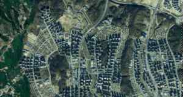 박준범, '학교를 위한 땅' 2018-2024 멀티비디오 설치 컬러 사운드 가변 크기