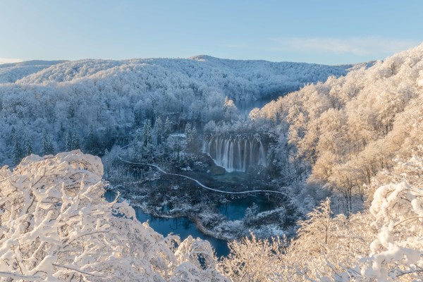 Plitvice in winter, by Luka Esenko (for the Croatian National Tourist Board)